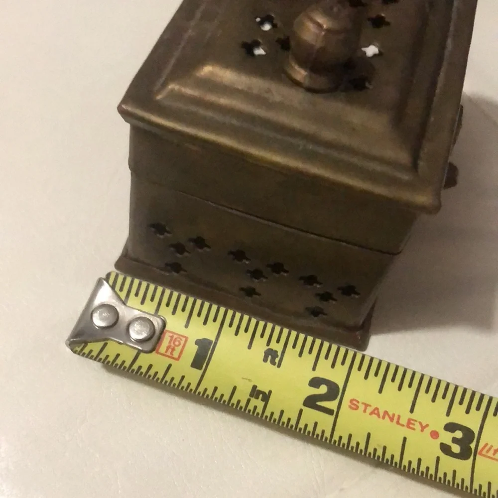 Vintage Brass Cricket Box-EUC-Slightly Tarnished-3x2